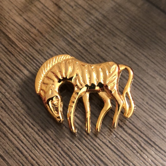 Vintage Goldtone Zebra Pin Animal Safari - Picture 6 of 12